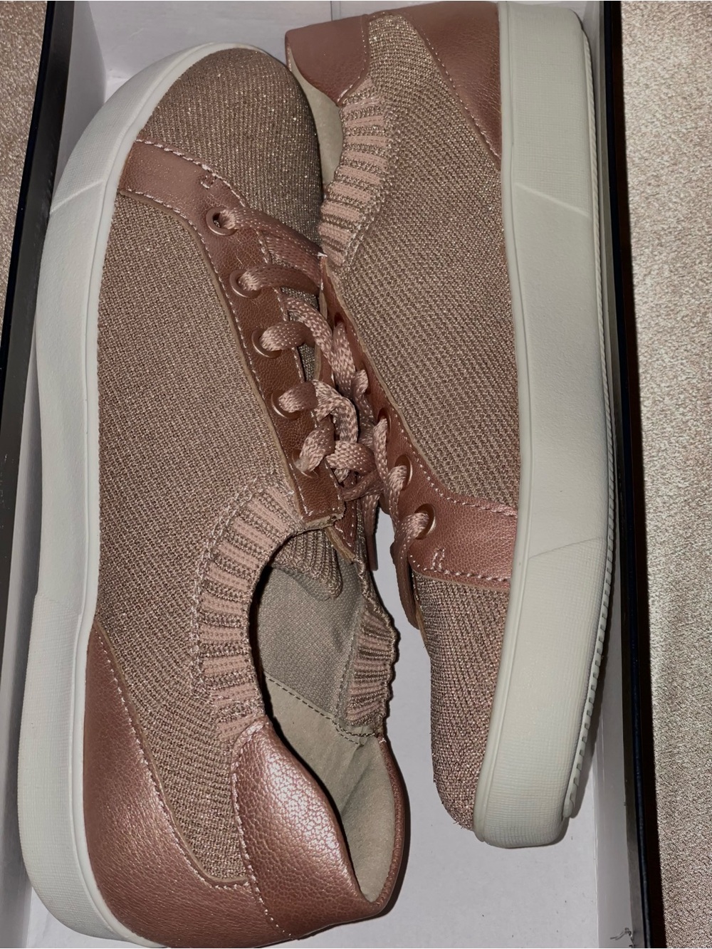 Naturalizer Morrison 5 Sneakers Chai Women’s 9M NIB Comfort Casual Shoes